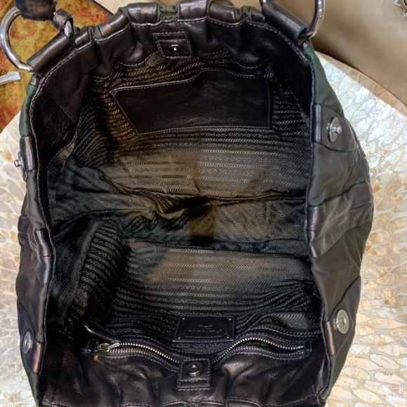 PRADA - Picture 3 of 4